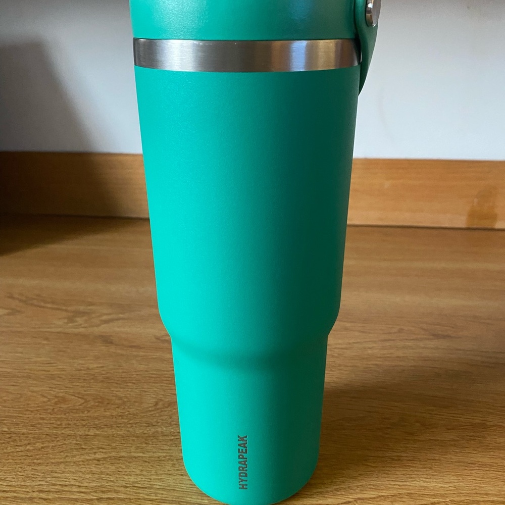 Hydrapeak water bottle